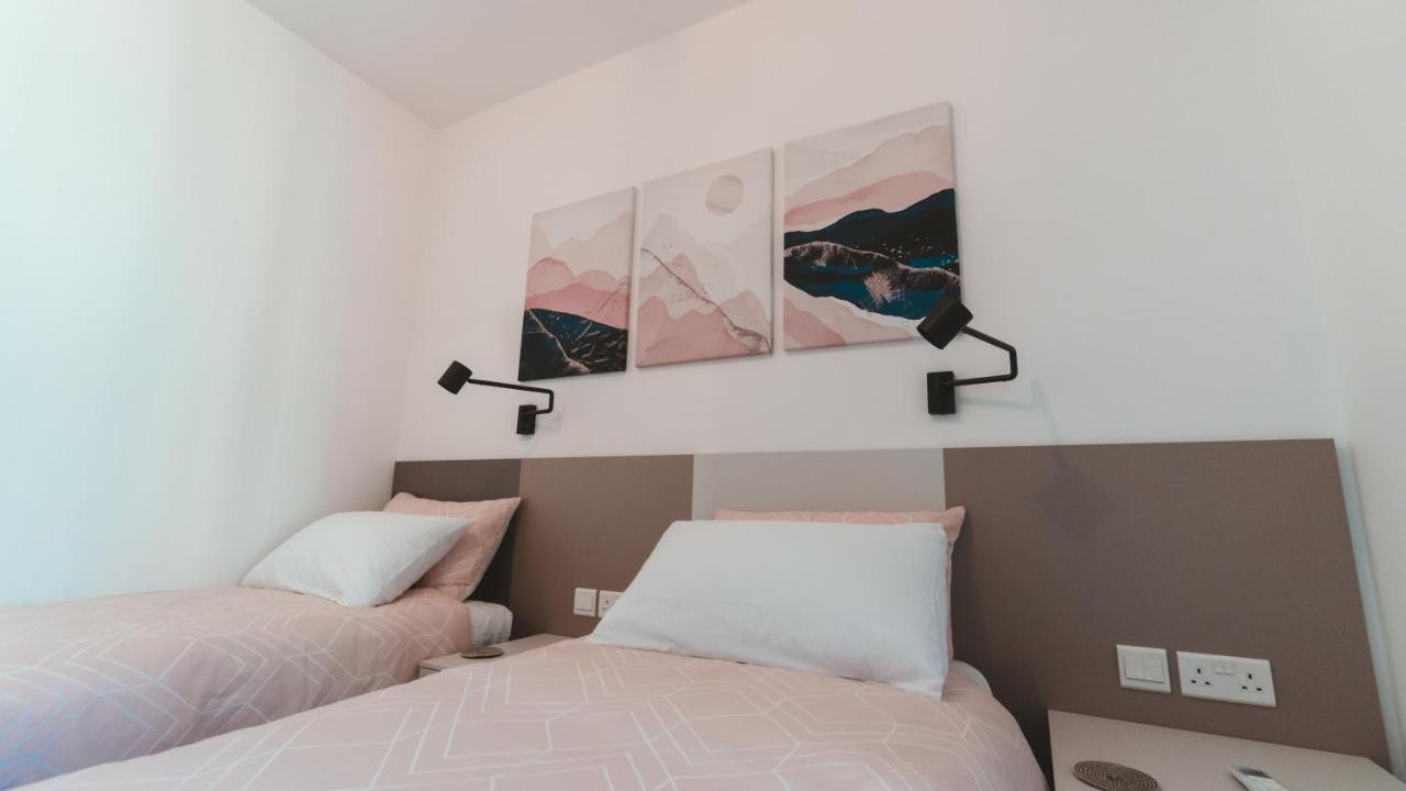 Apartment Beachside Stylish & Cosy 2br With Free Parking *