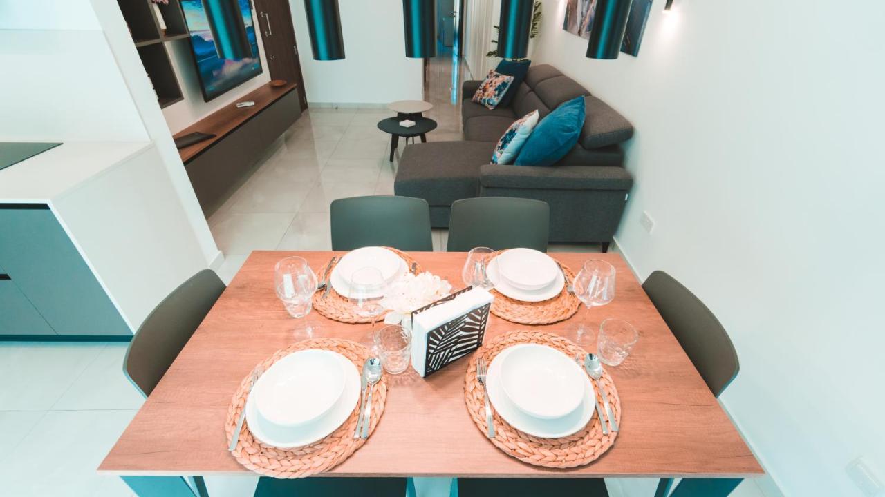 Beachside Stylish & Cosy 2br With Free Parking *