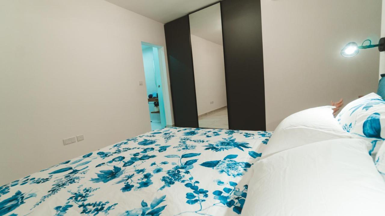 Beachside Stylish & Cosy 2br With Free Parking