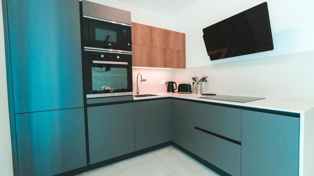 Apartment Beachside Stylish & Cosy 2br With Free Parking *